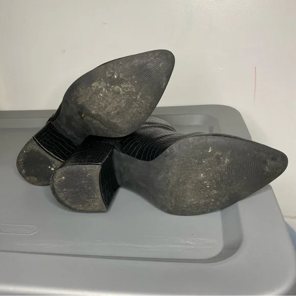 Steve Madden Jillian Croc Embossed Black PU Leather Pointy Toe Ankle Boots 9.5 - Picture 10 of 12